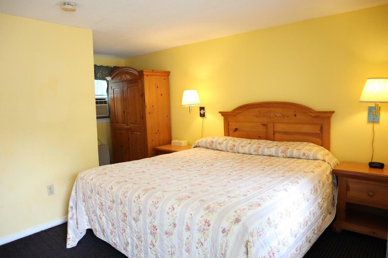 The Villager Motel Бартлетт Экстерьер фото