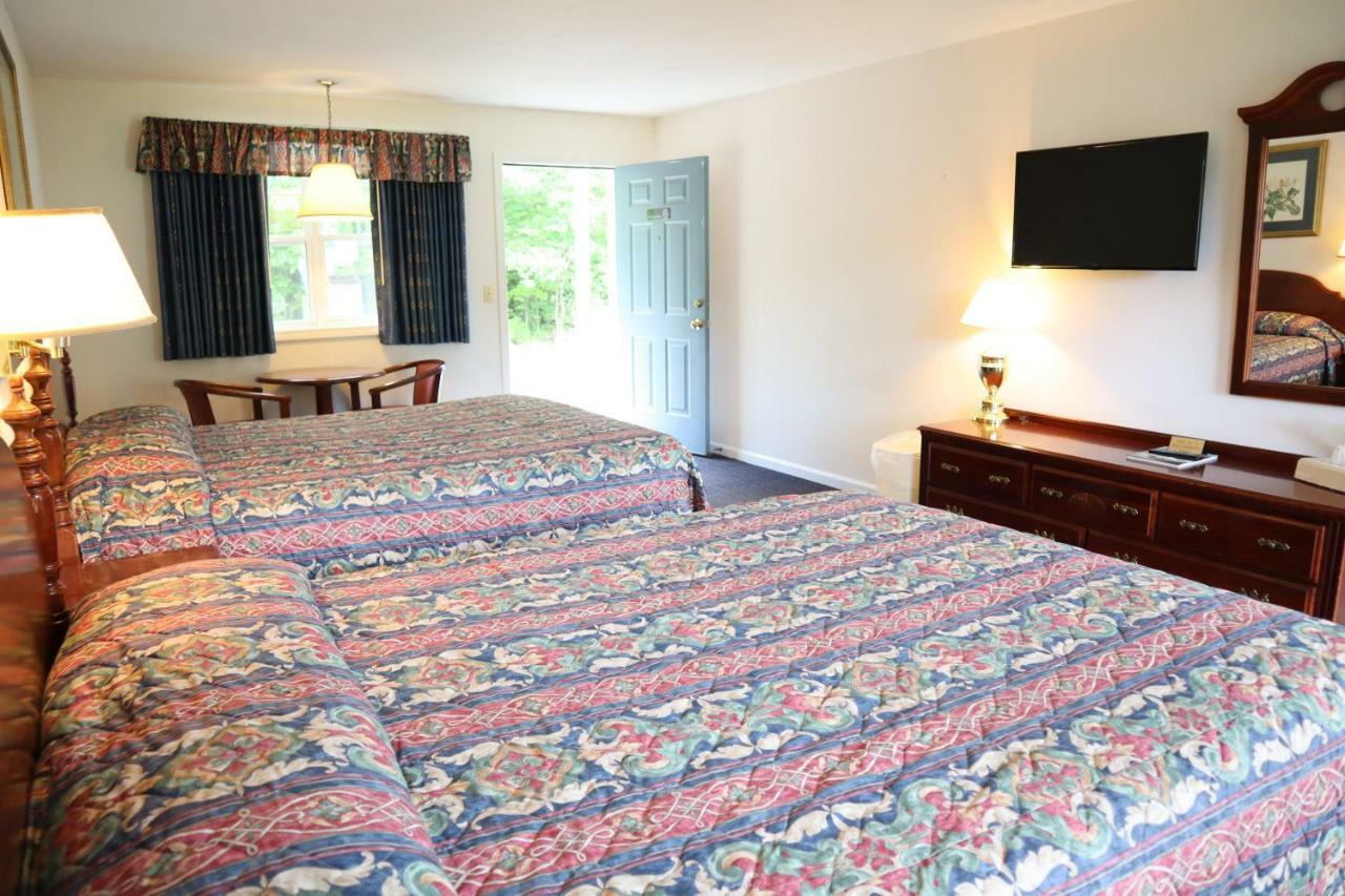 The Villager Motel Бартлетт Экстерьер фото